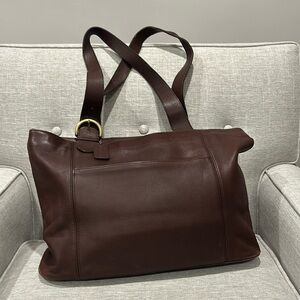Coach— vintage soho zipped tote